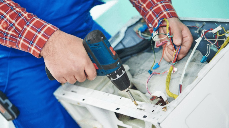 Ümraniye Eminçelik Eminçelik çamaşır makinesi kart tamiri – Su almama arızası orijinal parça ile giderildi. - Teknik servis örneği
